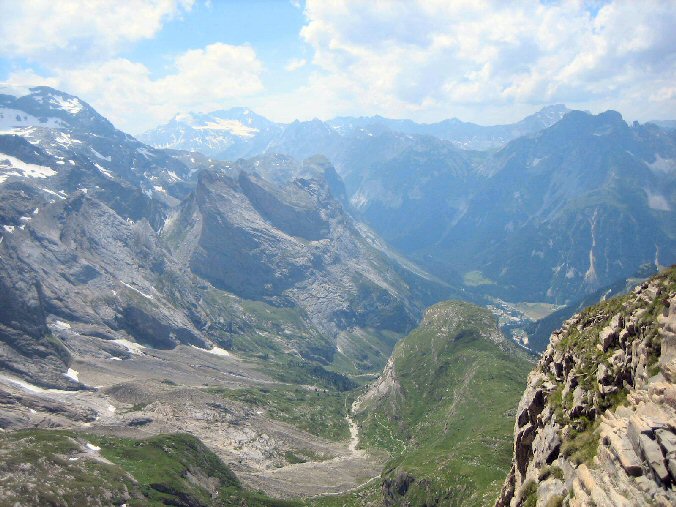 Aiguille de la Vanoise (89).jpg - Pralognan la Vanoise en bas